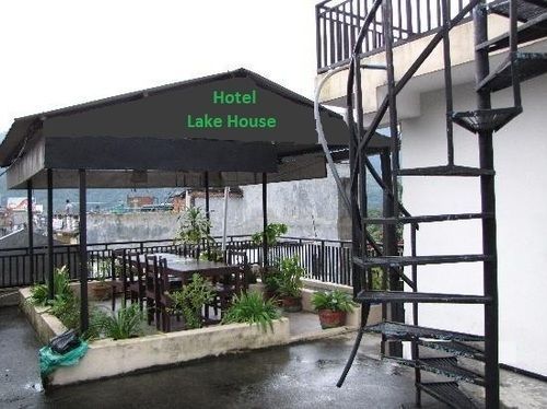 Hotel Lake House Покхара Экстерьер фото